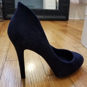 BCBG Like new Navy Blue Suede Pumps